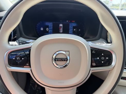 Certified 2025 Volvo S60 B5 Plus AWD/4WD image 31