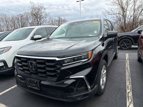 Used 2023 Honda Pilot LX image 5