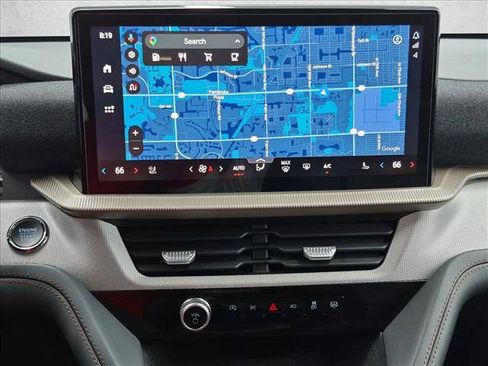 Used 2025 Ford Explorer Active w/ Active Comfort Package RWD image 13