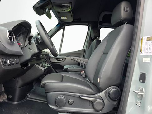New 2026 Mercedes-Benz Sprinter 2500 image 11