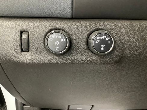 Used 2022 Chevrolet Colorado Z71 w/ Safety Package AWD/4WD image 15