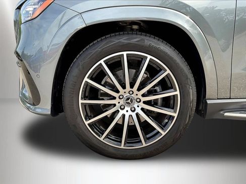 Certified 2025 Mercedes-Benz GLS 580 4MATIC image 37