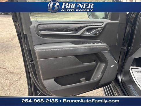 Used 2023 GMC Yukon Denali w/ Denali Reserve Package image 11