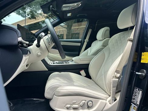 Certified 2026 Genesis GV80 3.5T Prestige AWD/4WD image 8