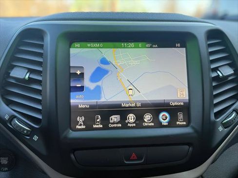 Certified 2017 Jeep Cherokee Latitude w/ Comfort/Convenience Group image 22