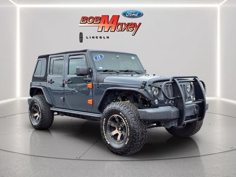 Used 2018 Jeep Wrangler Unlimited Sport S AWD/4WD image 3
