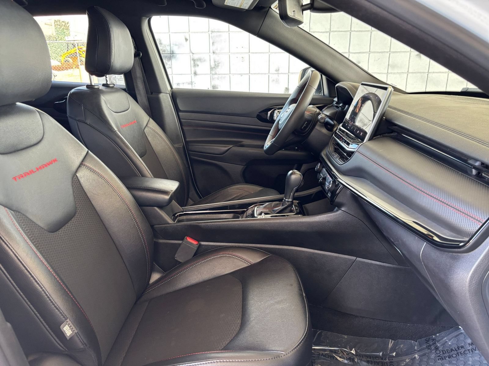 Used 2025 Jeep Compass Trailhawk AWD/4WD image 34