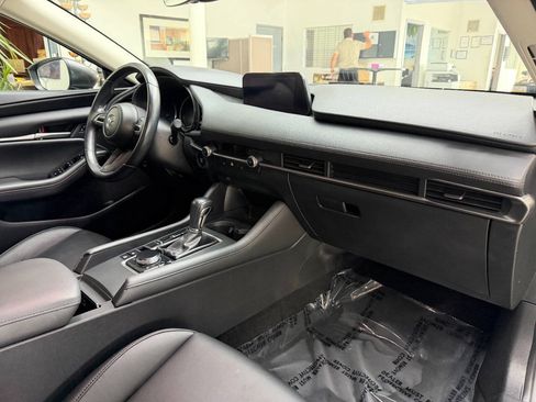 Used 2021 MAZDA MAZDA3 s FWD image 18