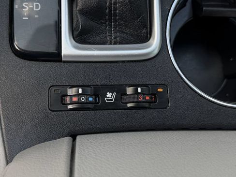 Used 2019 Toyota Highlander Limited Platinum FWD image 18