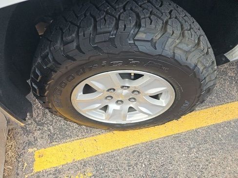 Used 2018 Chevrolet Silverado 1500 LT w/ Trailering Package image 12