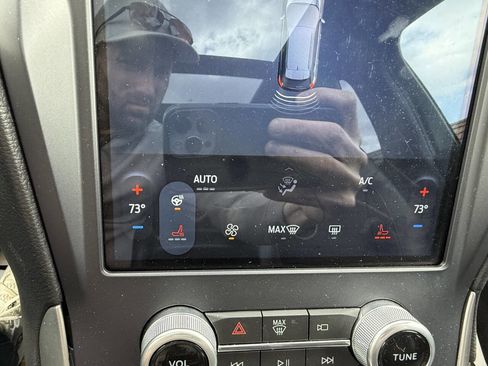 Used 2023 Ford Edge ST-Line w/ Cargo Accessory Package image 14