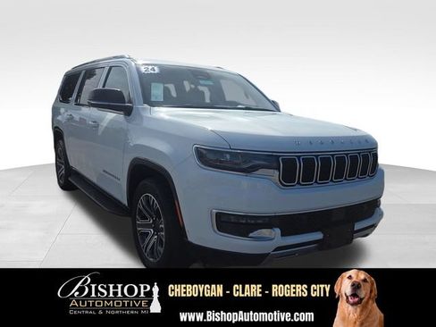 Used 2024 Jeep Wagoneer L Series II w/ Flexible Seating Group AWD/4WD image 8