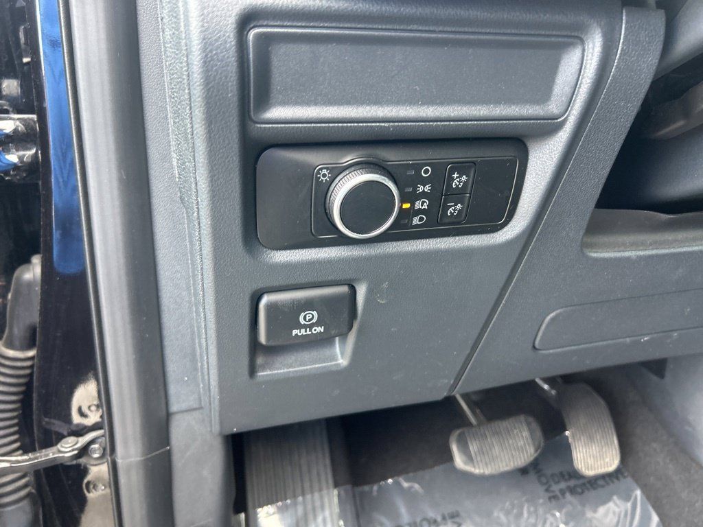 Used 2024 Ford Expedition XLT AWD/4WD image 37