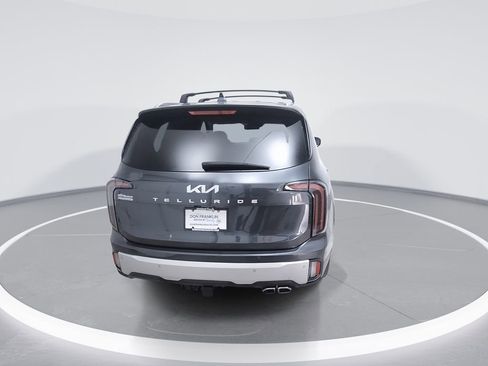 Used 2024 Kia Telluride SX w/ Towing Package image 6