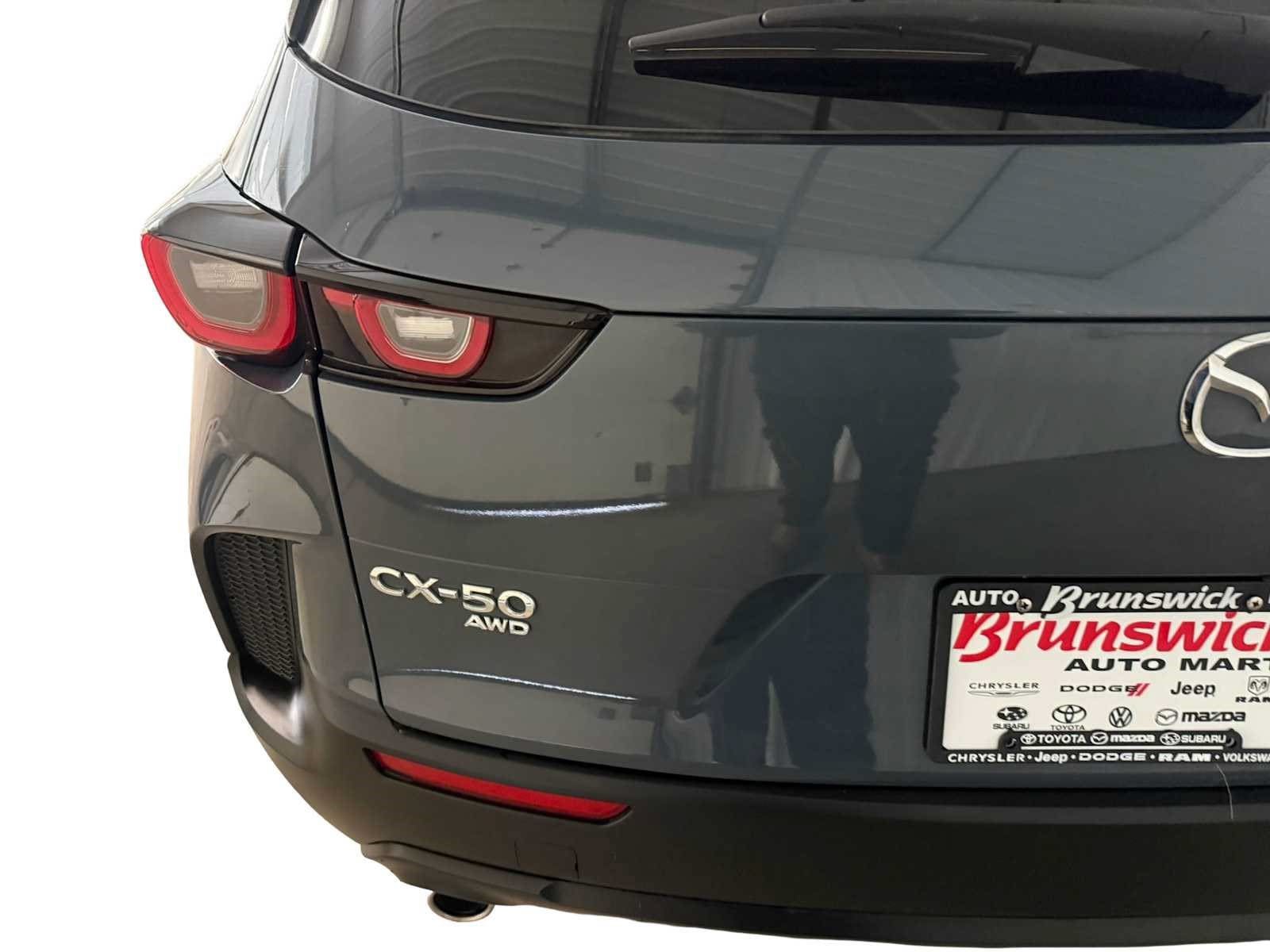 Used 2024 MAZDA CX-50 AWD 2.5 S w/ Premium Package image 16