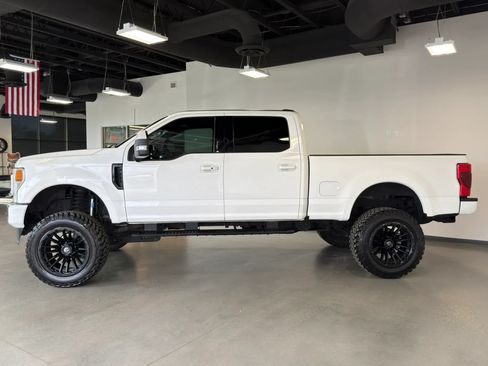Used 2022 Ford F250 Lariat w/ Lariat Ultimate Package AWD/4WD image 4