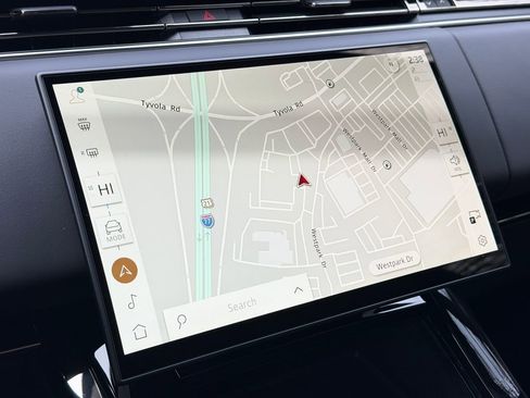 Used 2024 Land Rover Range Rover Sport SE image 19