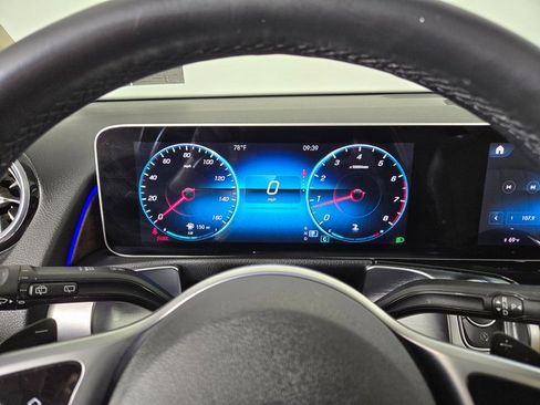 Certified 2021 Mercedes-Benz GLB 250 4MATIC image 27