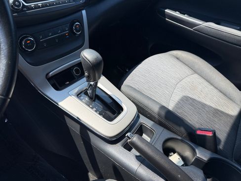 Used 2015 Nissan Sentra SV FWD image 13