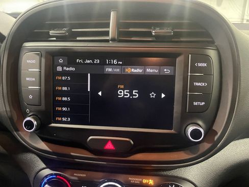 Used 2025 Kia Soul LX w/ LX Technology Package image 20