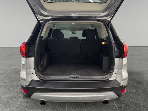 Used 2019 Ford Escape SE FWD image 13