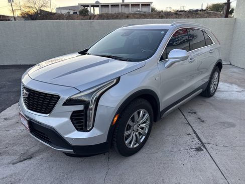 Used 2020 Cadillac XT4 Premium Luxury image 3