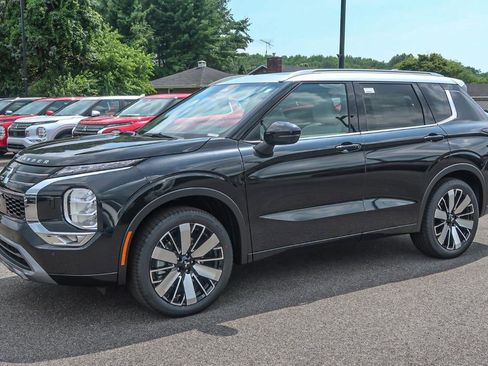 New 2025 Mitsubishi Outlander AWD image 4