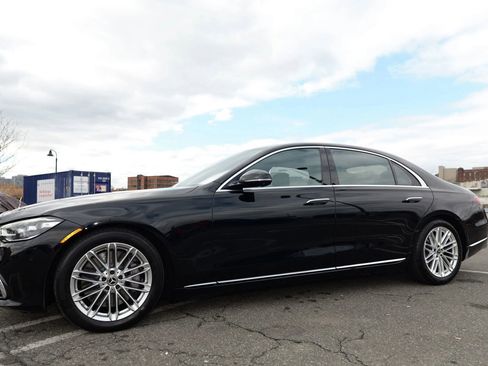 Used 2022 Mercedes-Benz S 580 4MATIC Sedan image 4