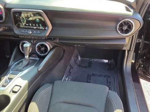 Used 2017 Chevrolet Camaro SS image 18