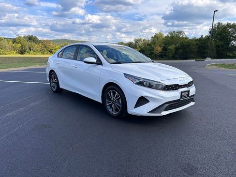 Used 2022 Kia Forte LXS image 1
