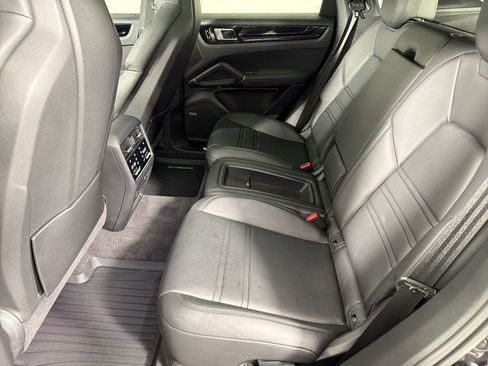 Certified 2020 Porsche Cayenne S AWD/4WD image 15