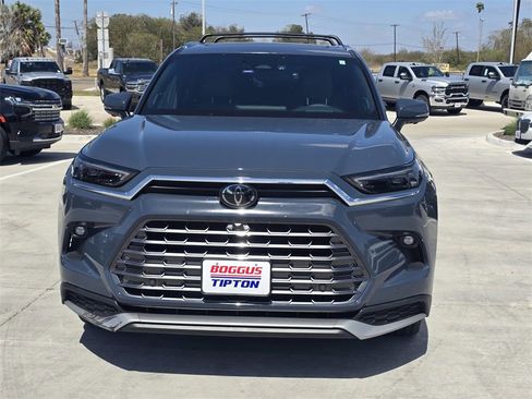 Used 2025 Toyota Grand Highlander AWD Hybrid image 10