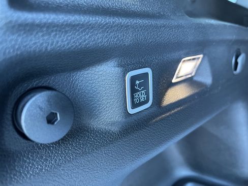 New 2025 Jeep Grand Cherokee L Altitude image 15