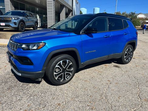 Used 2022 Jeep Compass Limited image 2