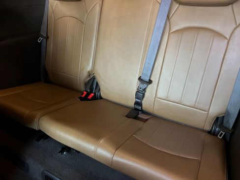 Used 2013 Buick Enclave Leather FWD image 16