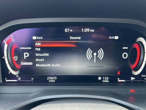 Used 2025 Nissan Rogue Platinum FWD image 27