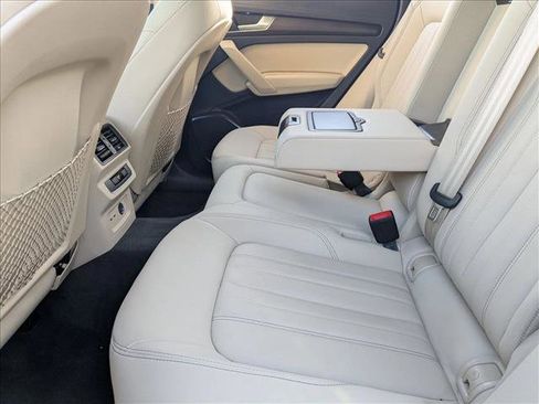 Used 2023 Audi Q5 2.0T Premium w/ Convenience Package AWD/4WD image 17