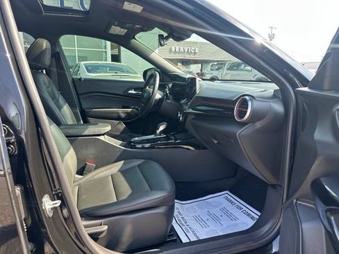 Used 2024 Chevrolet Trax RS w/ Sunroof Package FWD image 8