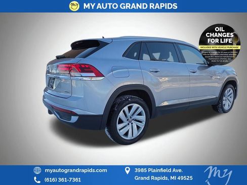 Used 2022 Volkswagen Atlas Cross Sport SE image 7