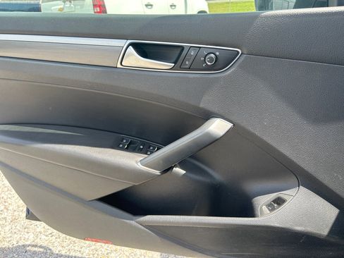 Used 2017 Volkswagen Passat 1.8T R-Line image 10