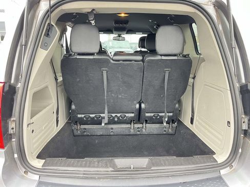 Used 2020 Dodge Grand Caravan SXT image 10