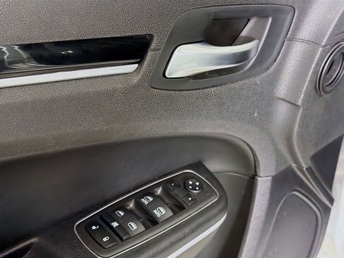 Used 2023 Chrysler 300 S image 22