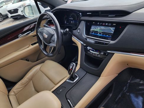 Used 2018 Cadillac XT5 Luxury image 14