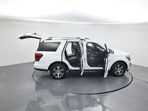 Used 2024 Ford Expedition Limited image 47