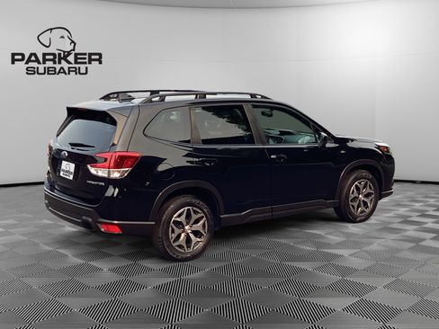 Used 2024 Subaru Forester Premium AWD/4WD image 5