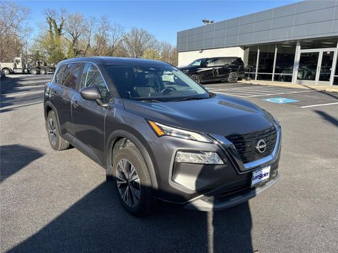 Used 2023 Nissan Rogue SV image 7