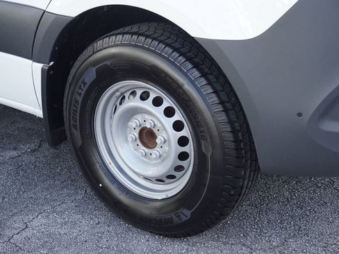 Used 2024 Mercedes-Benz Sprinter 2500 image 9