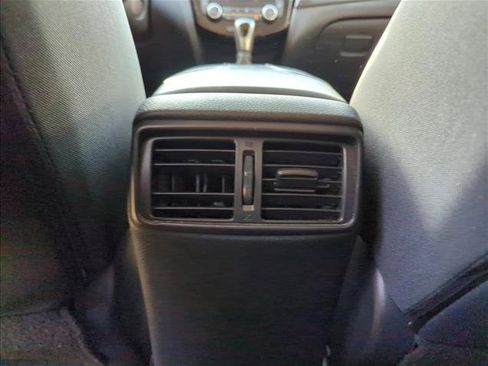 Used 2019 Nissan Rogue SV AWD/4WD image 20