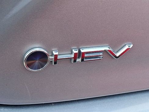 Used 2025 Toyota Camry LE FWD image 9