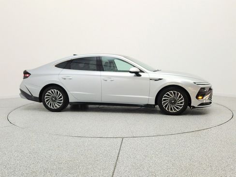 Used 2024 Hyundai Sonata Limited FWD image 4